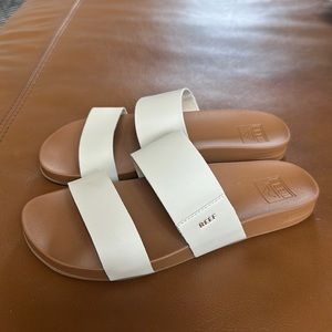 NWOT Reef Cushion Vista Slides sz 6